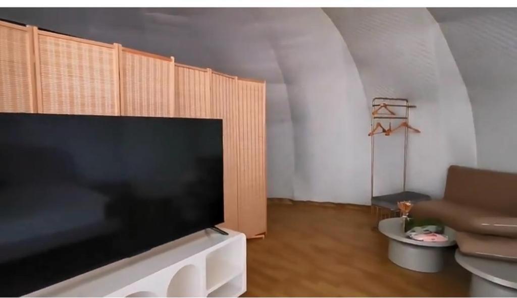 Caravans Park & Glamping Tents In The Vineyard Villa Turda Eksteriør billede